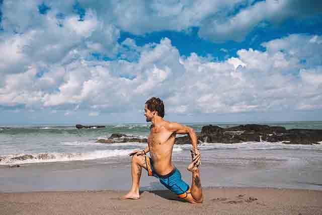 Posturas de yoga para surf